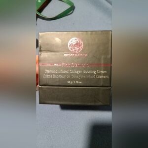 Diamond Infused Collagen Boosting Cream